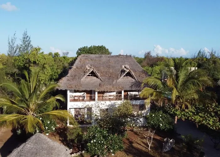 Mnana Lodge