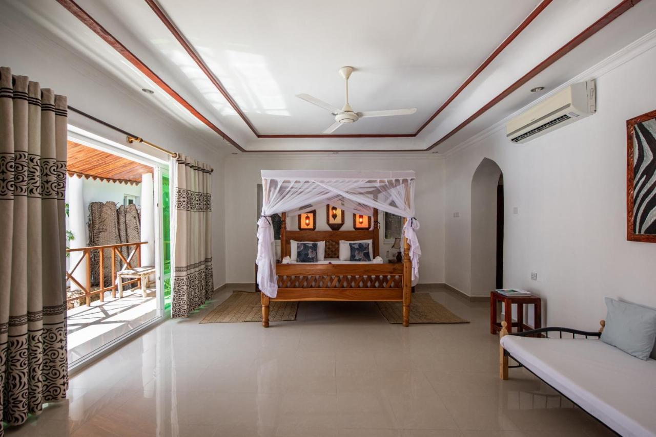 Hotel Pili Pili Ocean Blue