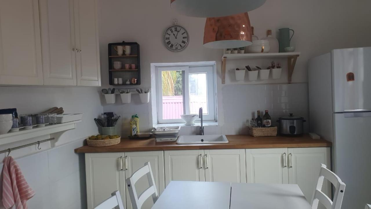 A Cozy 2 Bedroom In Stone Town Apartment *