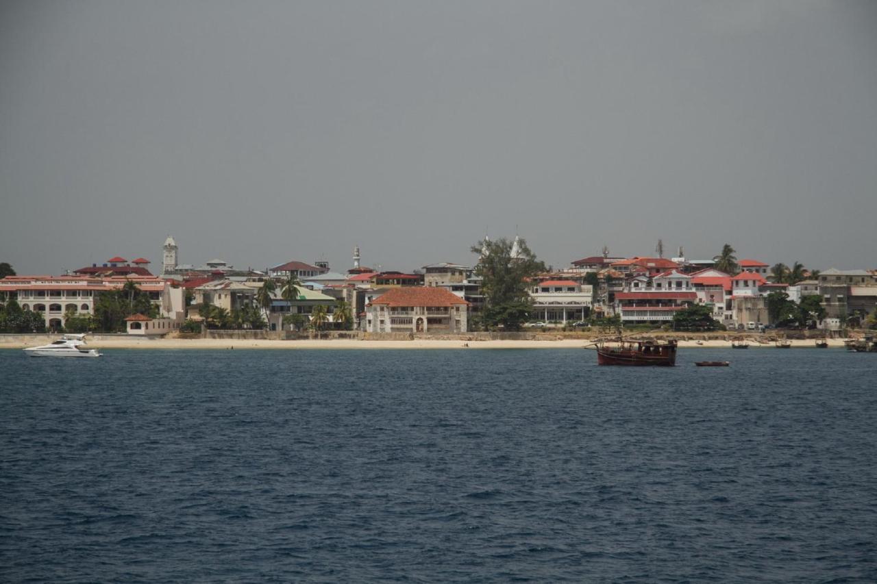 La Neisha * Zanzibar