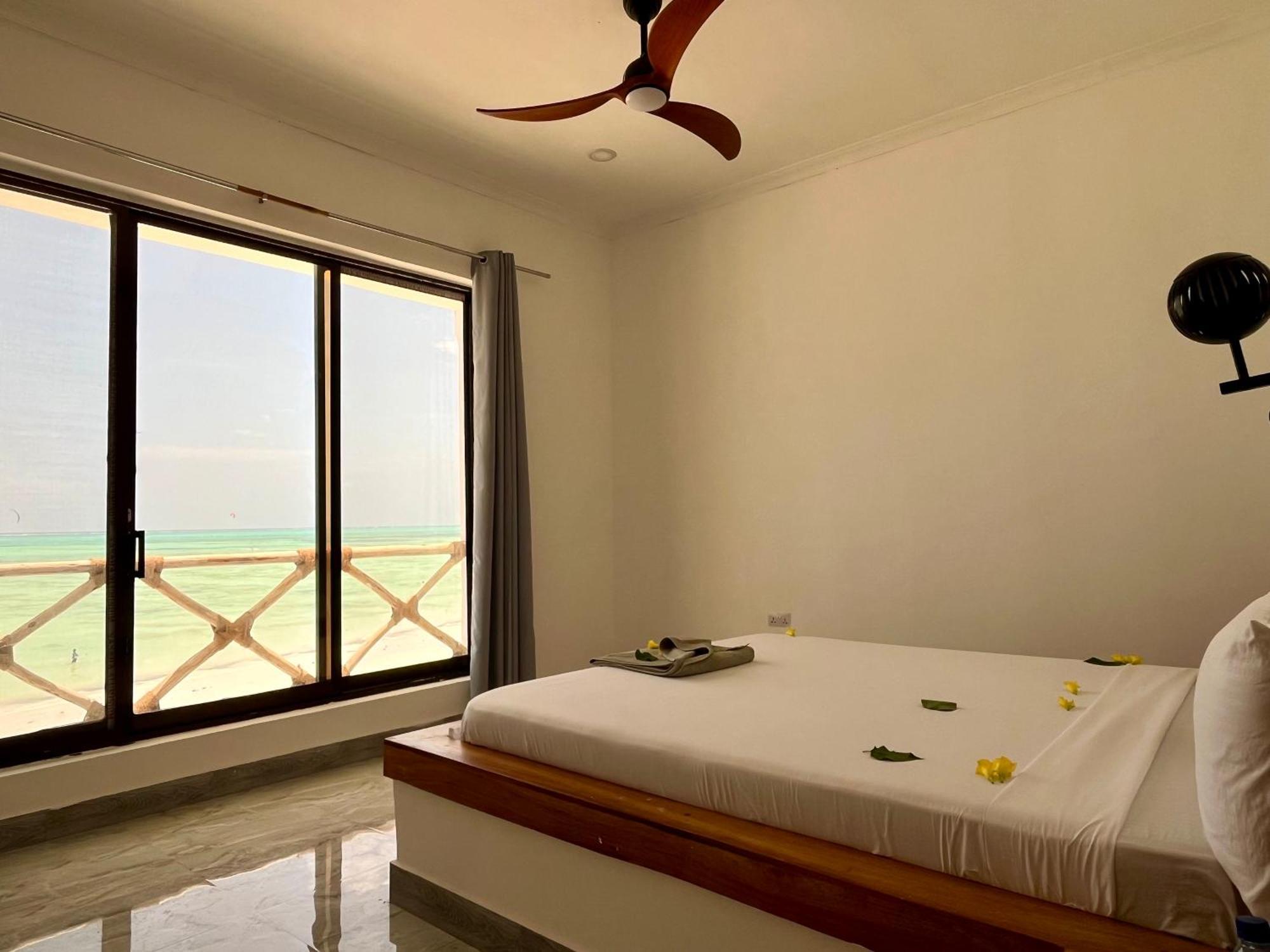 Jambo Hotel 3*