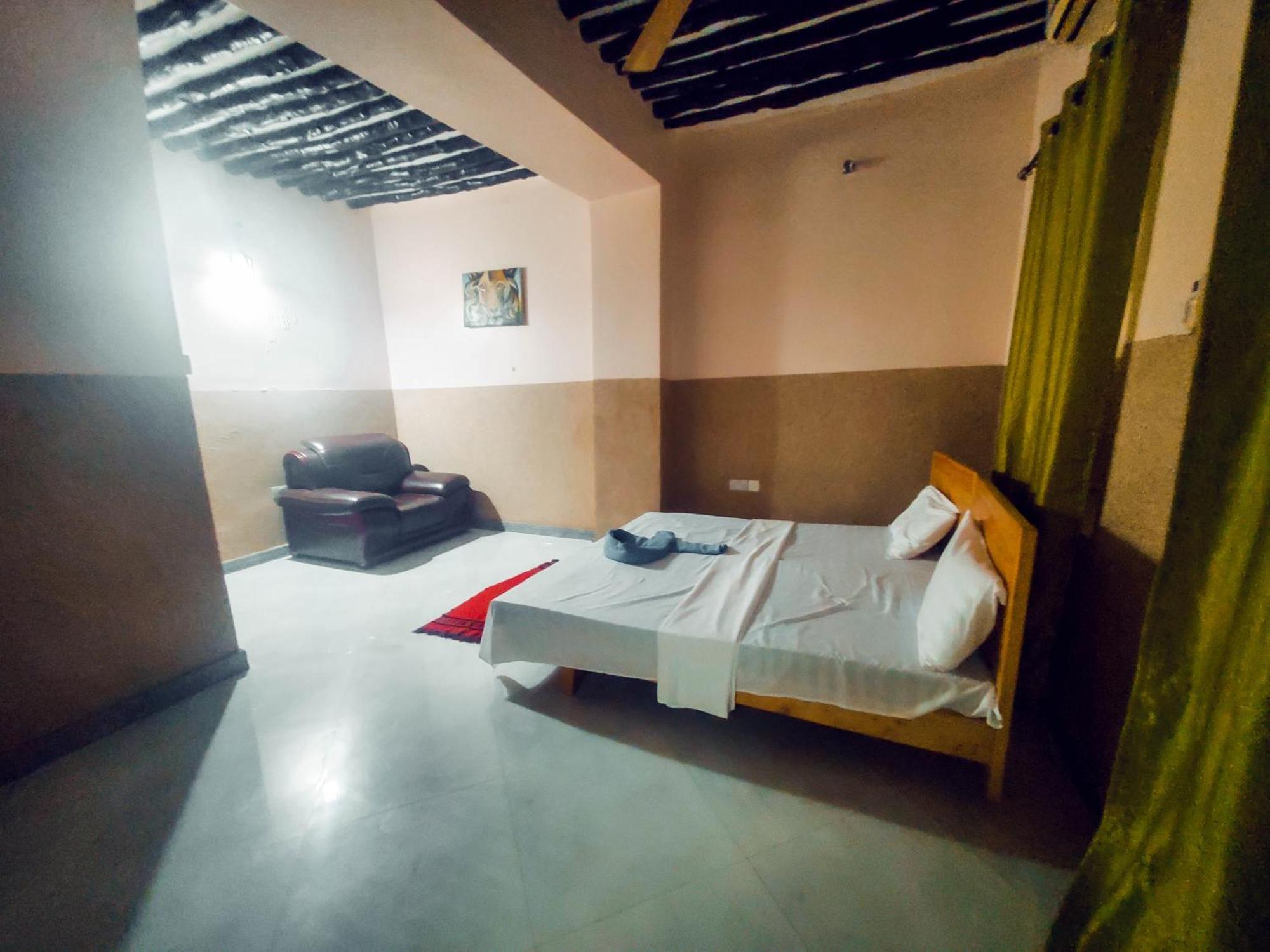 Guest house Mambo House *