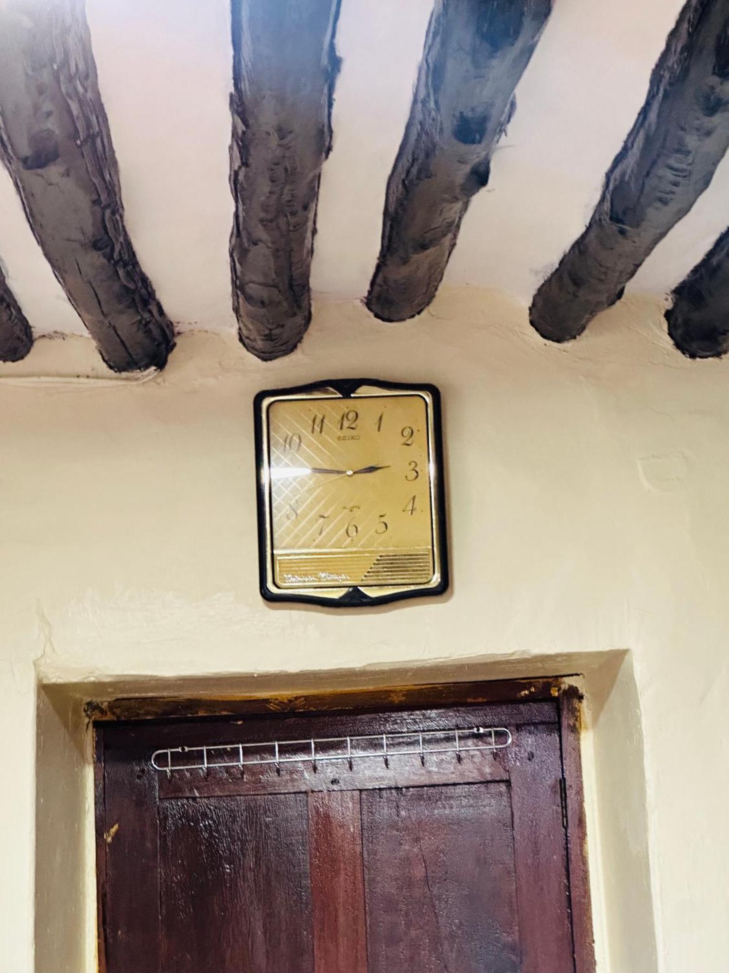 Pazuri * Zanzibar