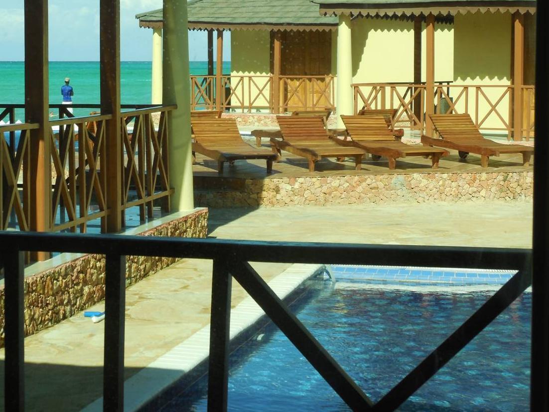 Pili Pili Ocean Blue Hotel
