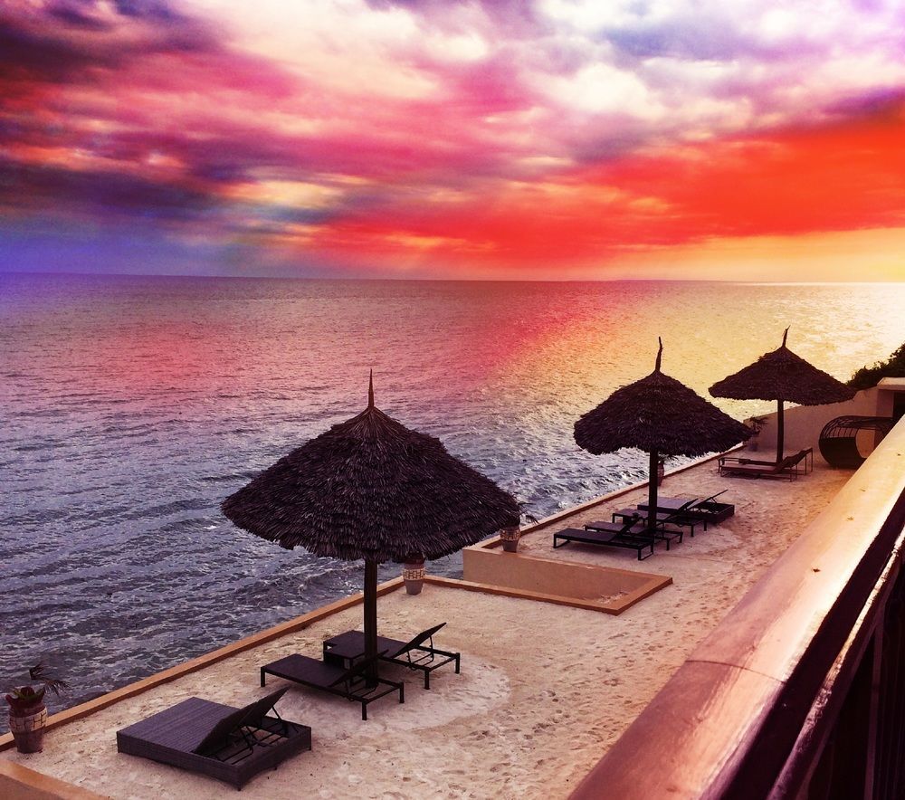 Hotel The Island 3*