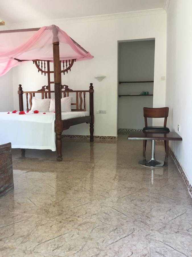 White Blue Bungalows Bed & Breakfast