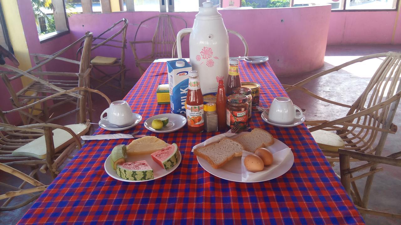 Bed & Breakfast White Blue Bungalows