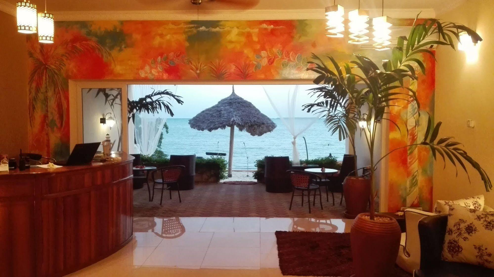 Hotel The Island 3*