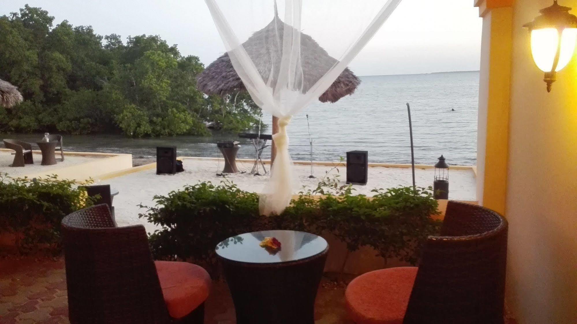 Hotel The Island 3*