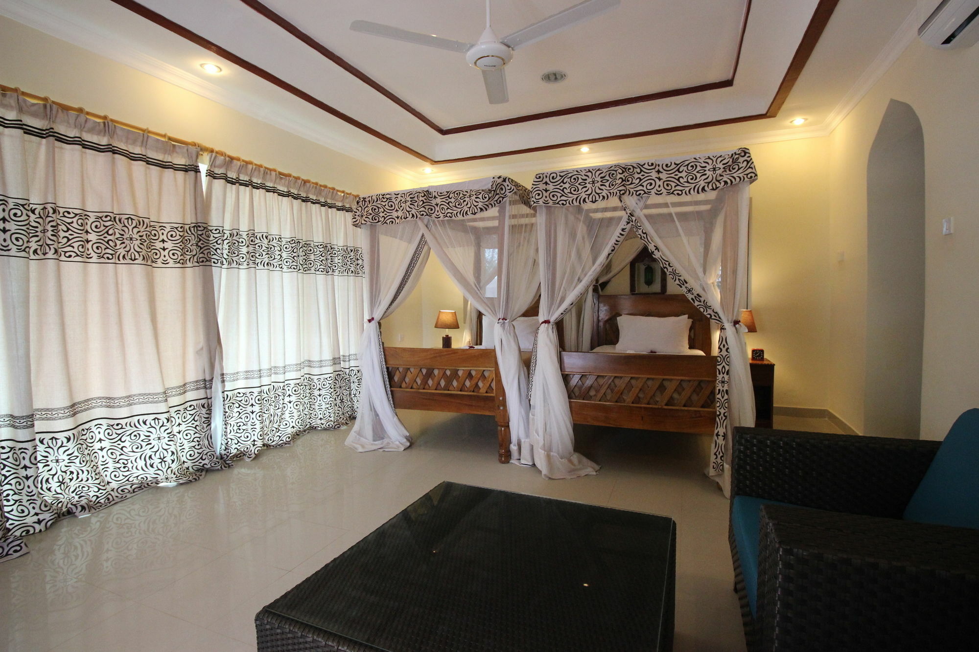 Hotel Pili Pili Ocean Blue 3*