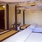 Island Paradise Inn