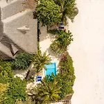 Maji Lodge