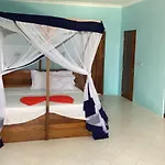 Kaure Sand Beach Lodge