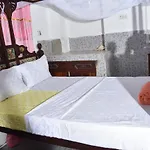 Bababora House