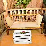 Mwananchi Bungalows