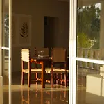 Sky-Top Villa With Beach-View - Mimosa Villas