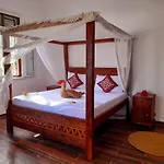 Culture\'S Apartment
