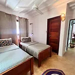 Moyo Apartment