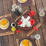 Sazani Beach Lodge And Tidal Lounge