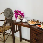 Moonshine Uroa Boutique Hotel