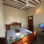 Terrapin Village And Hostel
