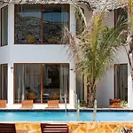 S&S Hotel