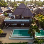 Joya\' Beach Suites & Villa