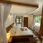 Mambo Ocean Resort