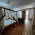 Queen Of Sheba Beach Lodge