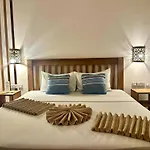 Cezere The Palm Hotel
