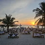 Sunset Kendwa Beach Hotel