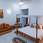 Tuna Nungwi Beach Bungalows