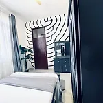 Airport Lux Rooms