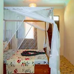 Saba House 24