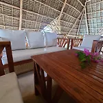 Mbaliparadise Guest Lodge Pemba