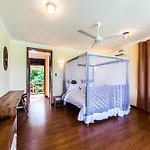 Mahi Mahi Beach Hotel