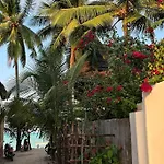 Stylish 2 Bedroom Apartment - 1 Min Walk To The Indian Ocean