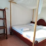 Homeland Swahili Lodge Nungwi Backpacker Apartments Budget