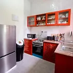 Zanzi Modern 2 Bed Apartment Gf