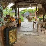 Zanzi Rest Bungalow
