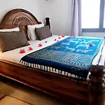 Moyo Apartment