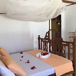 Minazi Beach Bungalows
