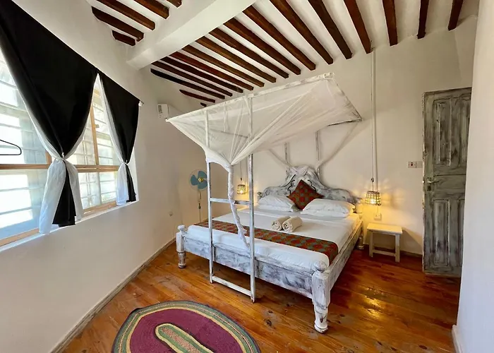 Duara House