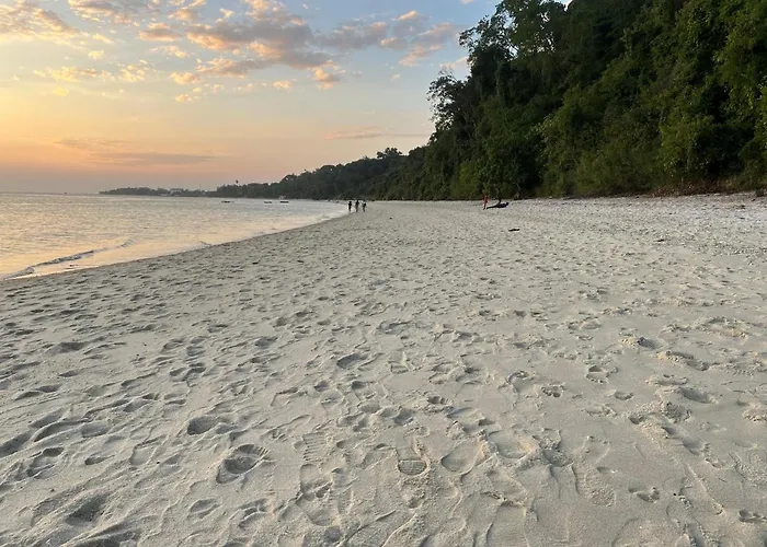The Cliff 2 Bedroom Beach Apartment
