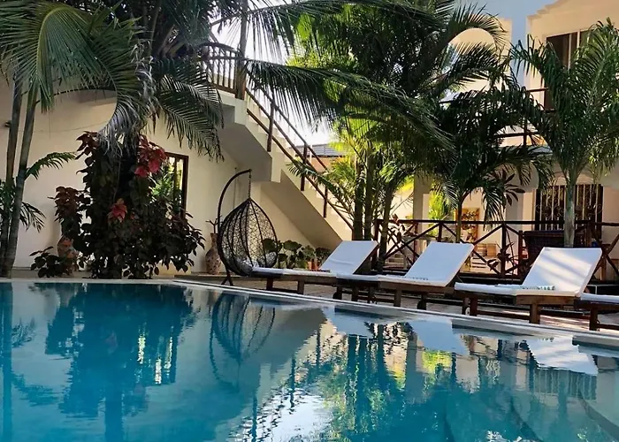 Cezere The Palm Hotel