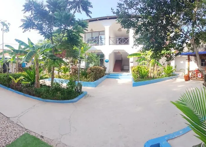Tuna Nungwi Beach Bungalows