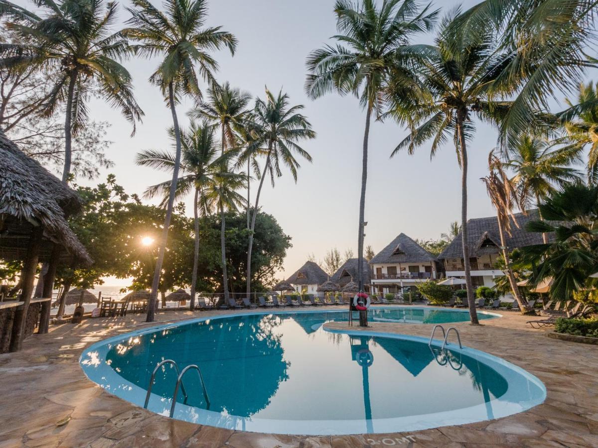Resort Paradise &