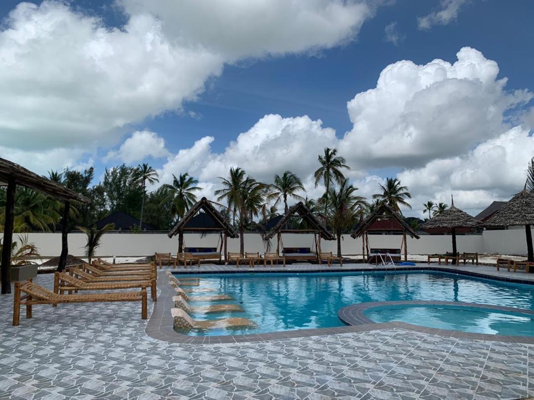 Summer Dream Hotel