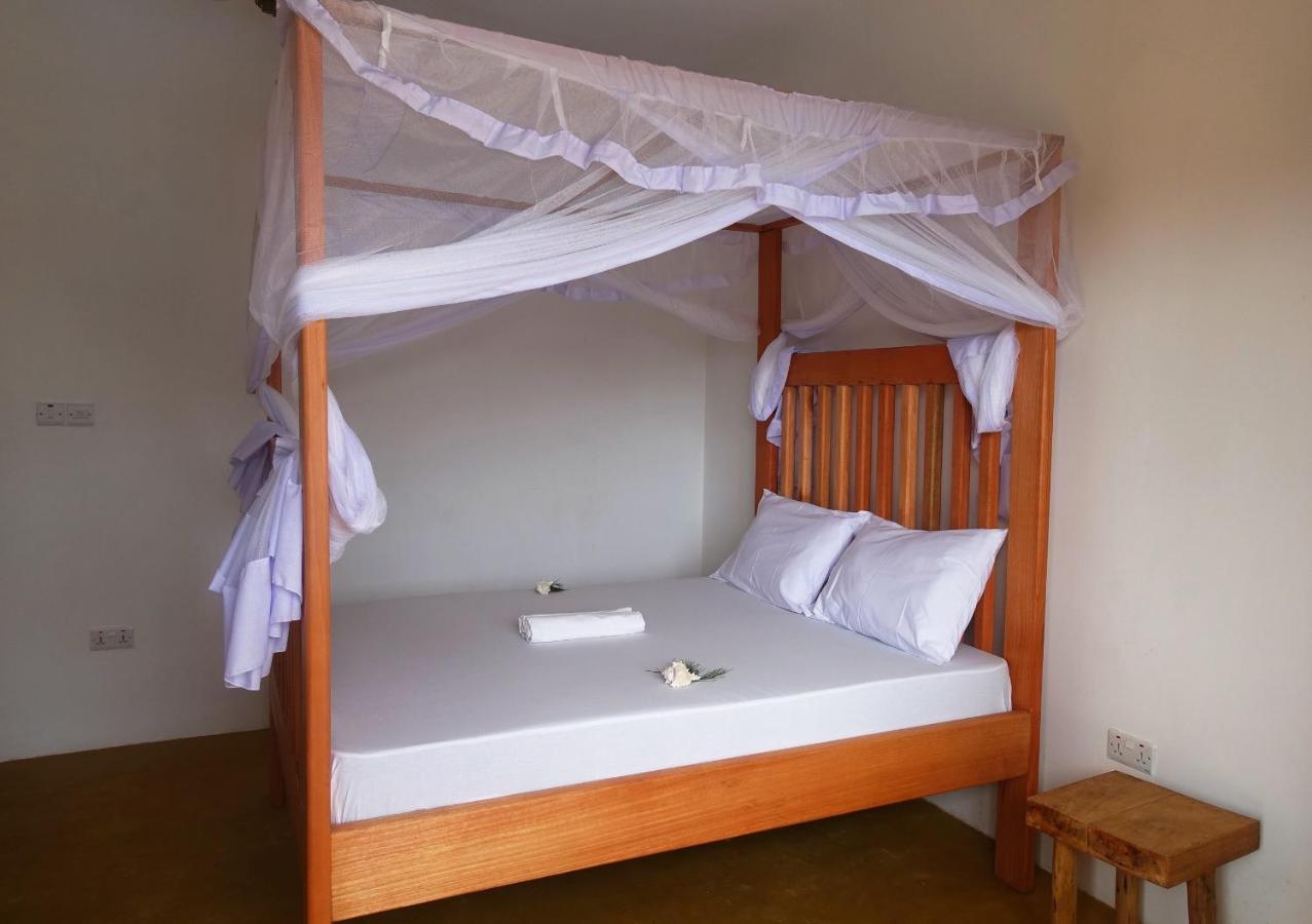 Hoom Bed & Breakfast Bwejuu