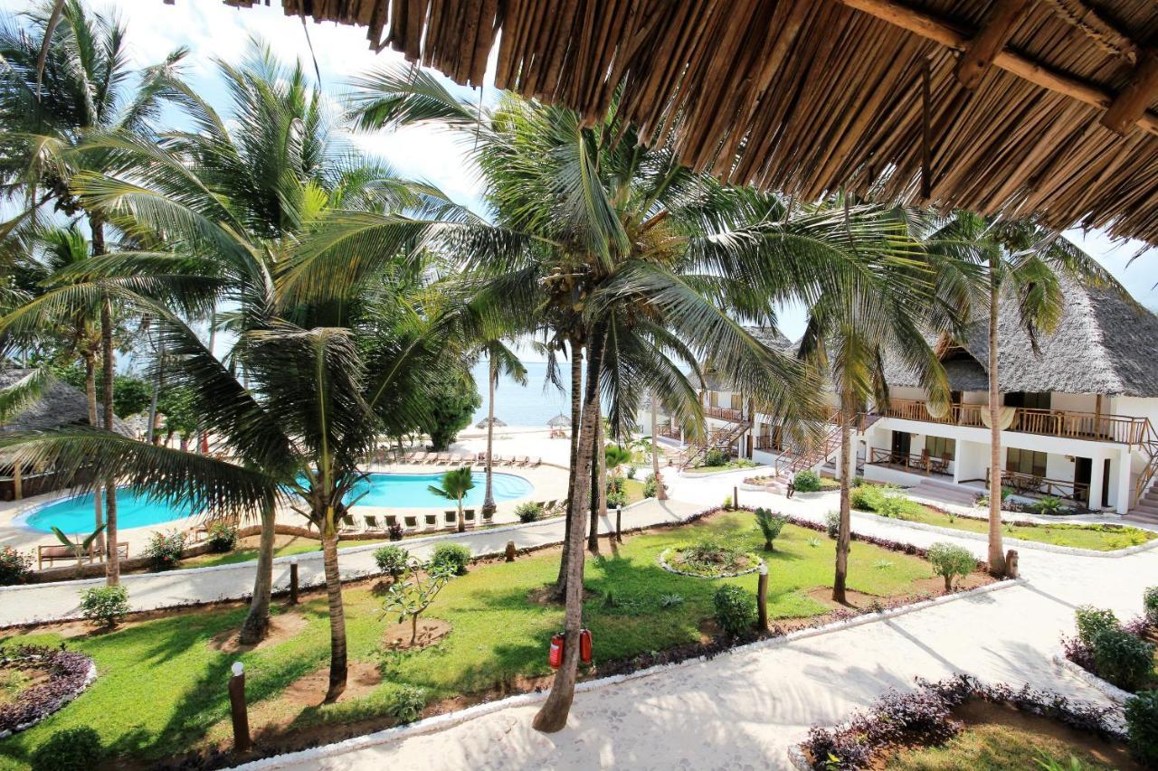 Resort Paradise & 4*